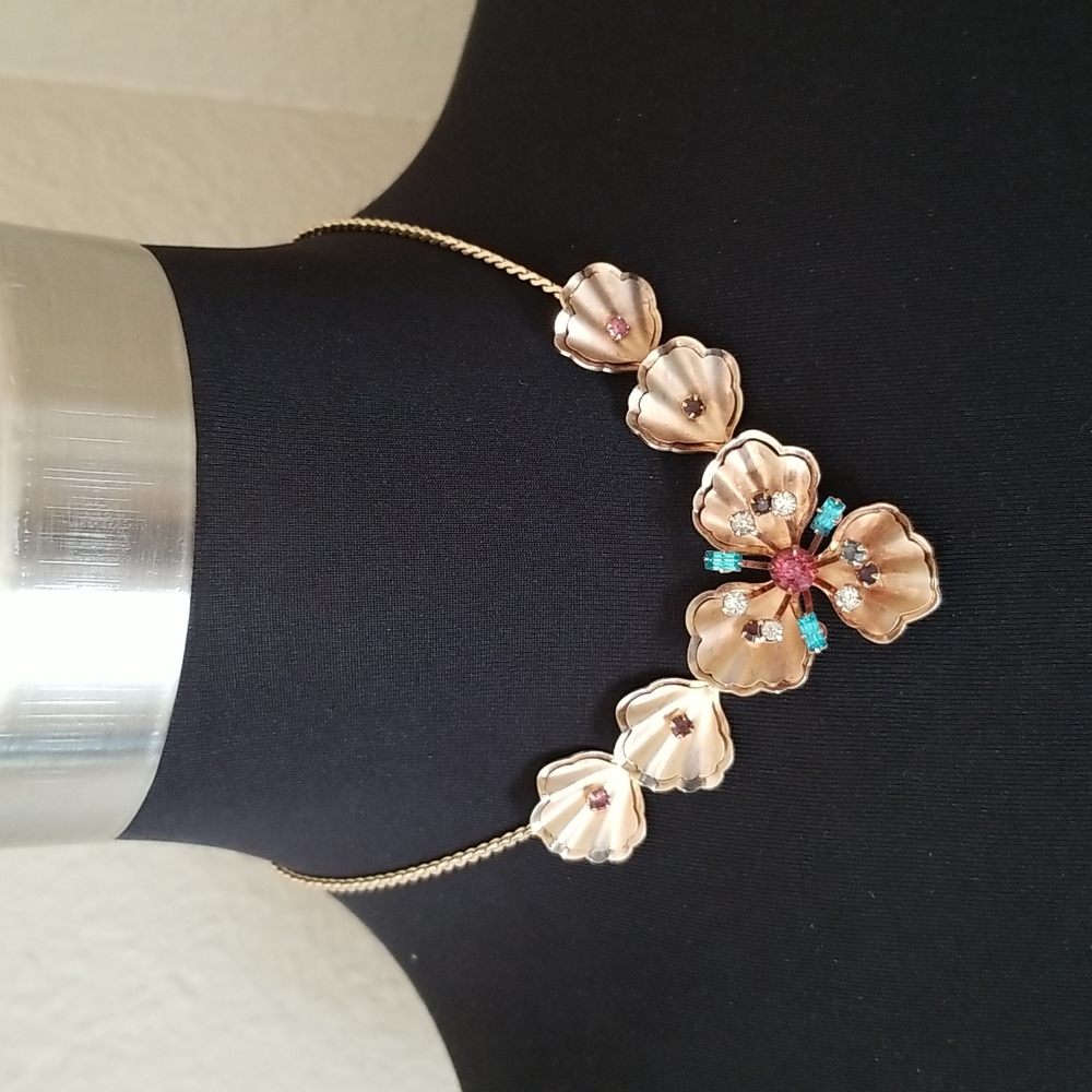 Vintage Gold Rhinestone Flower  Necklace